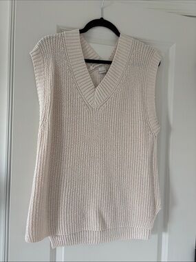 Sleeveless V-Neck Knit Vest in Cream